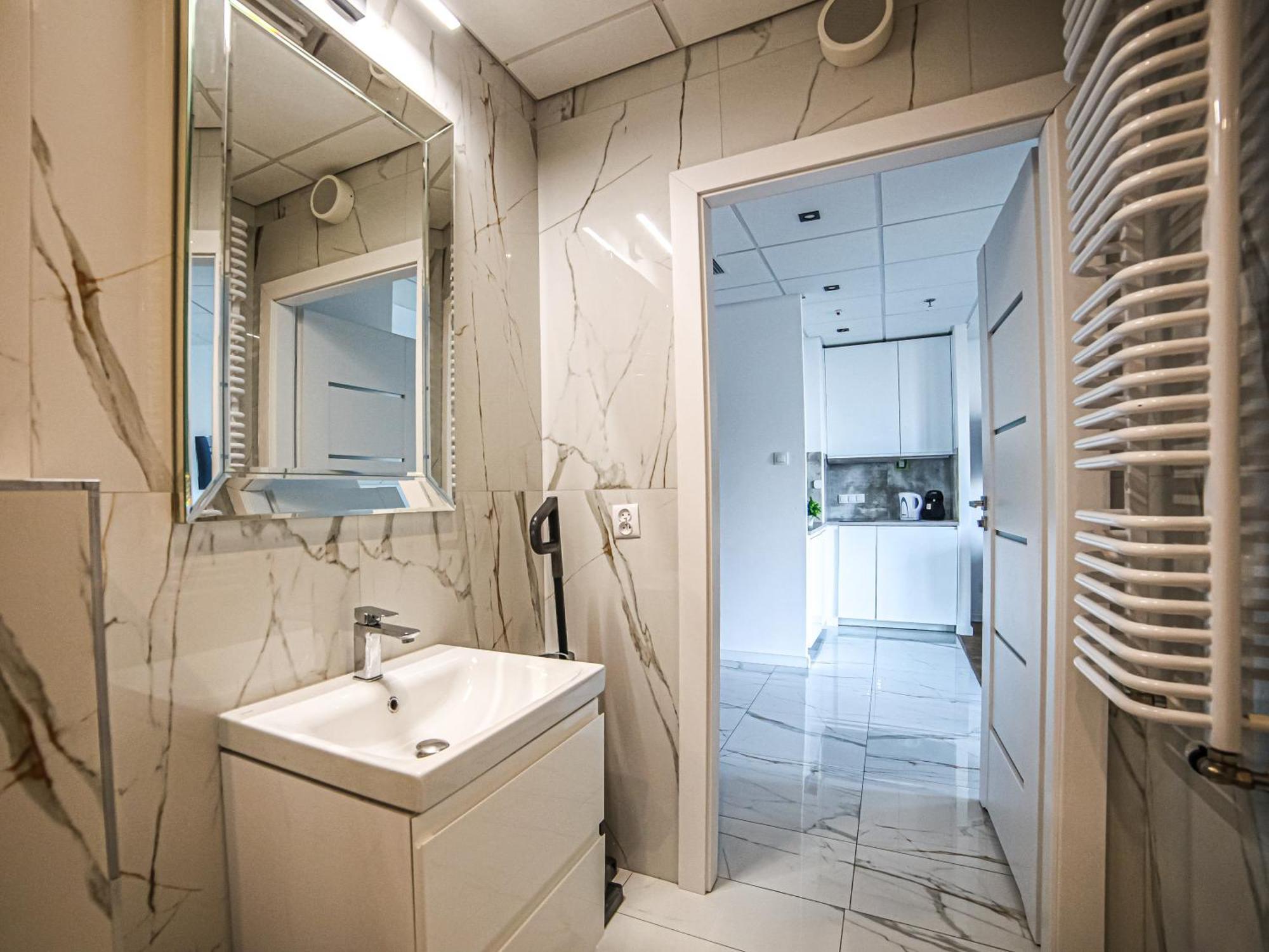 Big City Life Apartments - Bliska Wola Tower A วอร์ซอ ภายนอก รูปภาพ